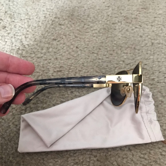 Tory Burch sunglasses - Picture 4 of 5